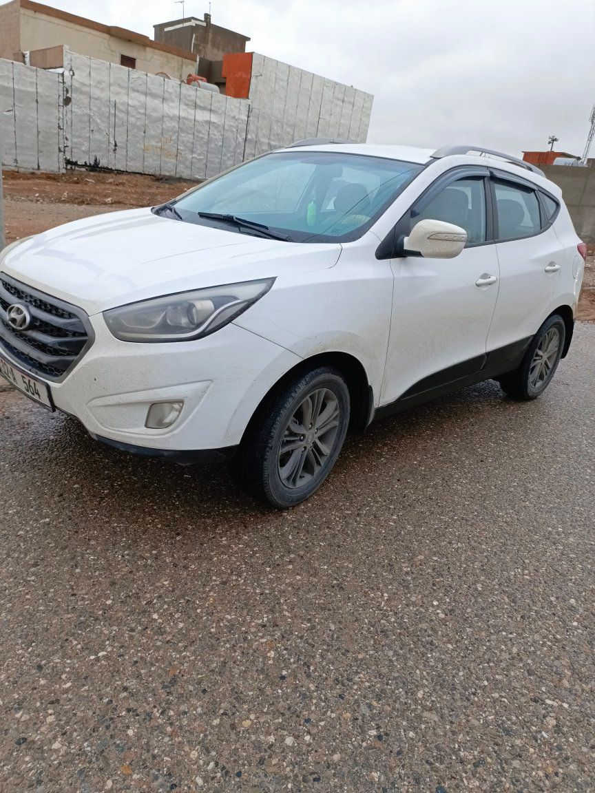 تكسون 2014
بدون ضرر بدون صبغ 
سنويه زرقم جديده 
للاستفسار ***********
