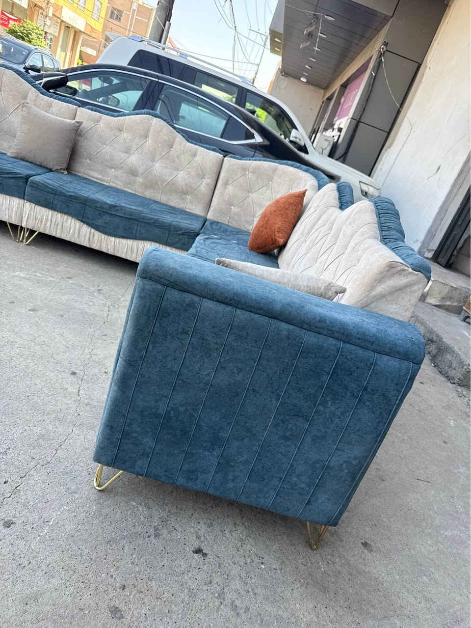 ديوان نصف ملكي مستعمل 8 نفر  بحاله معقوله 
السعر 70 الف 
مكان دهوك مالطا 
*********** دهوك, العراق
