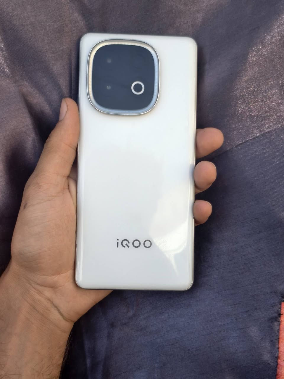 للبيع iQOO Z10 Turbo Pro بحالة ممتازة نظافة 90%
المواصفات:

المعالج: Snapdragon 8s Gen 4

الشاشة: AMOLED قياس 6.78 إنج، دقة 1.5K، معدل تحديث 144Hz، سطوع عالي

الرام: 12GB

الذاكرة: 256GB

الكاميرا الخلفية: 50MP (مع مثبت بصري OIS) + 8MP واسعة

الكاميرا الأمامية: 16MP

البطارية: 7000mAh البطارية 92%

الشحن: سريع 120W

البصمة: مدمجة تحت الشاشة

يدعم: 5G، Wi-Fi 7، NFC، سماعات ستيريو، مقاومة للماء والغبار بمعيار IP65.

الجهاز نظيف جدًا، استعمال شخصي، خالي من الأعطال أو التصليح، وكلشي بيه شغال 100%. يجي وياه الكارتون والشاحن الأصلي وكامل ملحقاته.

السعر: ( 425 الف )
بغداد ساحة مظفر


**إذا كنت صاحب هذا الإعلان وتريد حذفه لأي سبب، رجاءا أرسل رسالة إلى الدعم الفني**