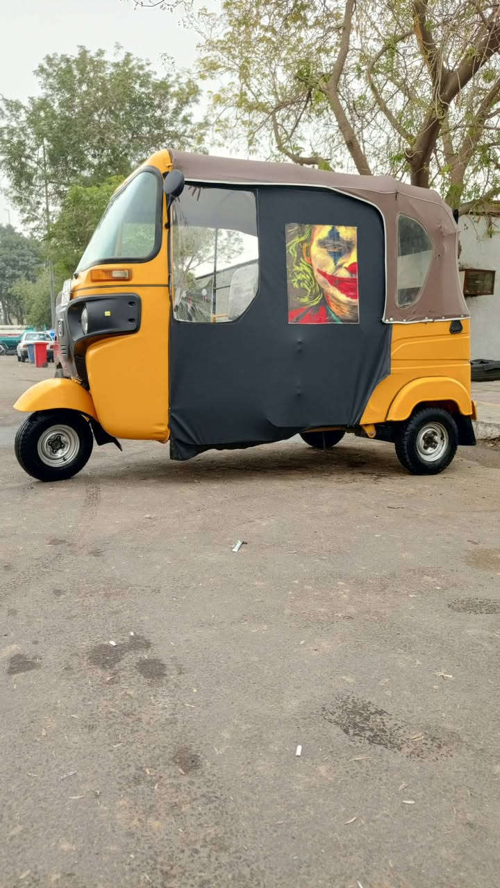 سلام عليكم عندي تكتك للبيع 2022 رقم وسنويه بيها طخا بجاملغ ليسار ومعمرا وصابغها صبغ عام الجماليا لشراي يخابر علا هاذا لرقم ***********
