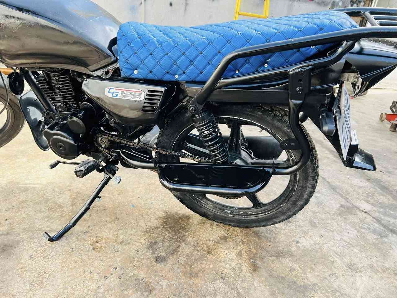 السلام عليكم دراجه للبيع  مابيها كل نقص مال شقل سعرها 230وبيها مجال الشراي يتصل ***********
