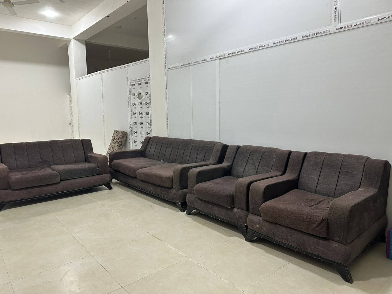 تخم للبيع العنوان ميسان الاستفسار عله هاذه الرقم ***********
