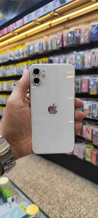 آيفون ١١ • ٦٤ • بطارية ١٠٠٪