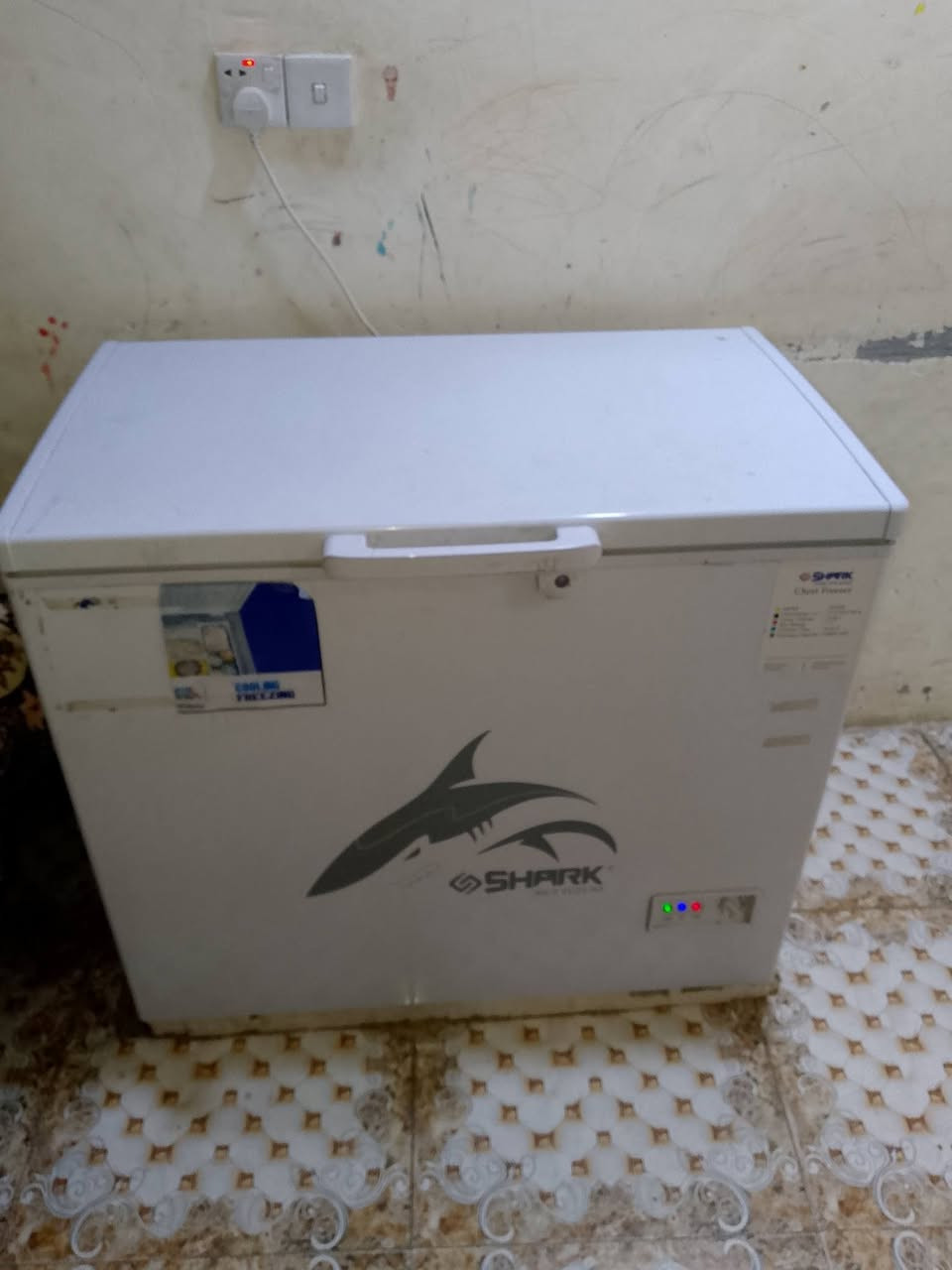 مجمده للبيع بالكارتونه جديده استعمال قليل السعر 300 بعقوبة للاتصال ***********
