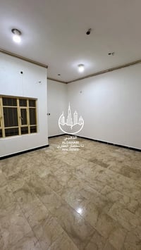 للايجــــــــــــار ✅ . مشتمل ارضي معزول للايجار في دور النفط بناء حدي...