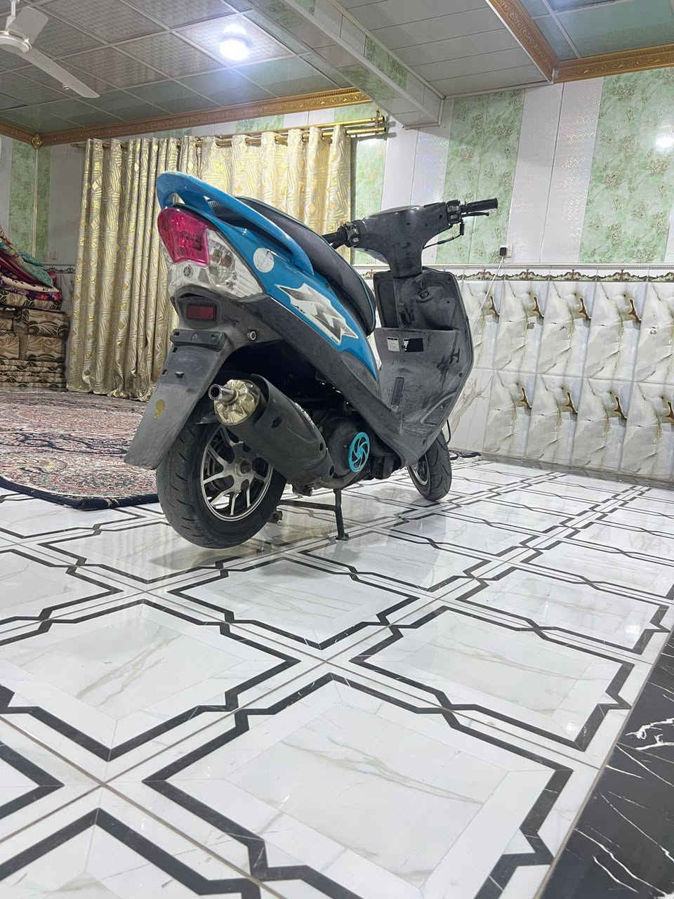 سلام عليكم دراجه ماكس عدله لون سمائي دراجه كفاله عامه من كلشي دراجه مزوده كلله اصلي المكان الرميثه. السعر بمليون أو125 للستفسار    ***********
