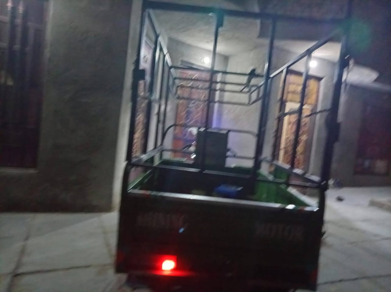 سلام عليكم ستوته للبيع موديل 2023
اوراق كامله كمرك مدفوع باقي بس ترقيم مكفوله من كلشي 
السعر مليونين وبيها مجال العنوان بغداد ***********
