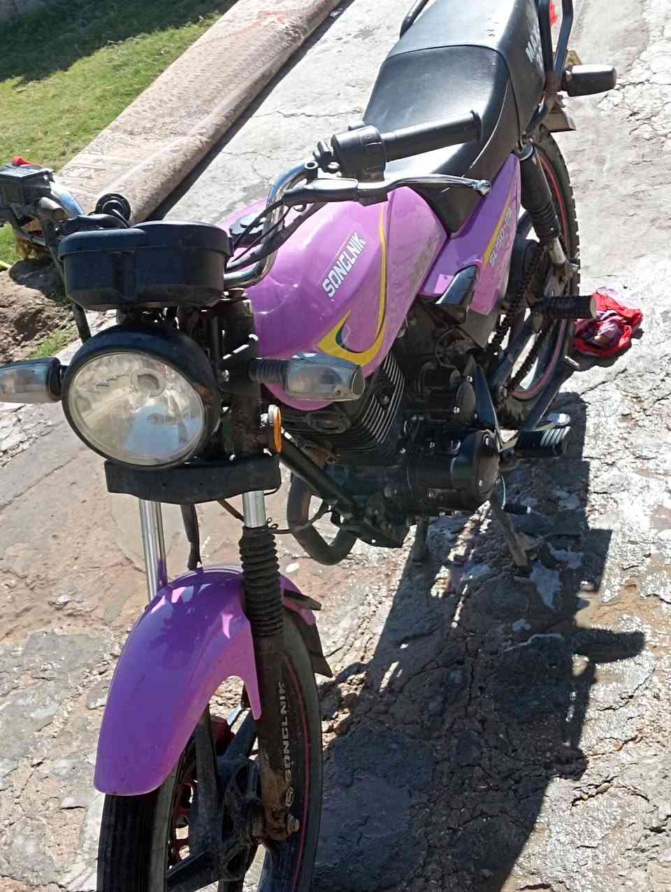 سلام عليكم حبايب سونك  للبيع موديل 2025 اورق ***********
