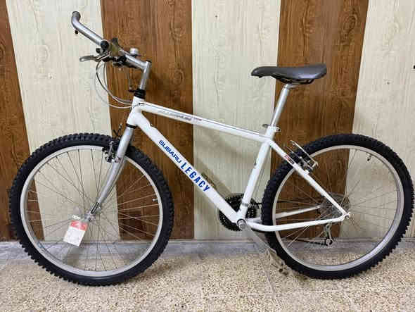 دراجة هوائية MIYATA ياباني 🇯🇵 بعدها بالنايلون الباج معلك عليها 

مختوم صنع في اليابان 🇯🇵 

قياس 26 جبلي 

المعدن ألمنيوم 

قياس الفريم اصمول 41cm

المكينة 3/7

سستم شيمانو ALTUS ياباني 

نقال الأمامي شيمانو ALTUS

عقرب خلفي شيمانو ALTUS

جفات او بيدرات FIY bikes 

الدراجة كلها ختم واحد 

نسبة النظافة 100‎%‎

السعر 150 الف دينار 

عنوان المحل موصل أيمن تقاطع شارع كنيسة الساعة🚴‍♂️🚴

يوجد توصيل 🚚 كافة محافظات العراق 🇮🇶 

☎️***********
