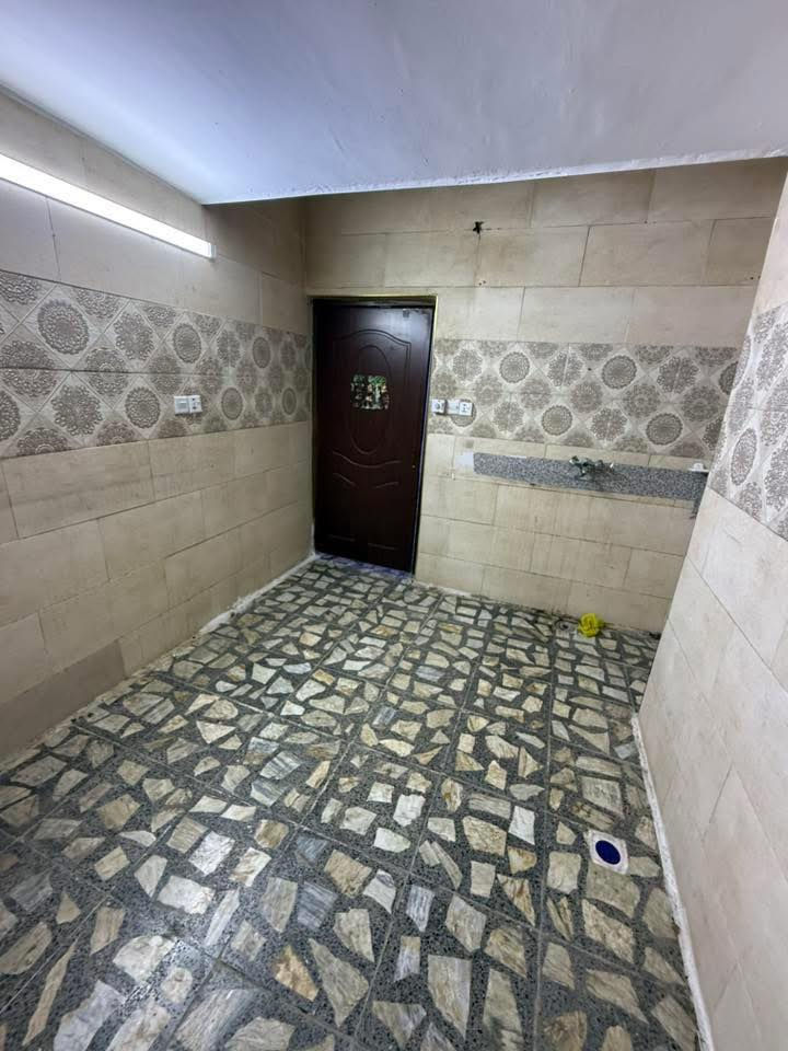 للأي/جار✅
70م.  
يحتوي على استقبال+صاله+مطبخ حار بارد+غرفة نوم واحدة
الموقع📍الشعب-خلف النادي العربي
🔶السعر:500 وقابل للتفاوض

مكتب الثقة للعقار
حي اور-شارع نادي النفط-مقابل مركز سناريا لطب الأسنان
***********📳
***********📳
