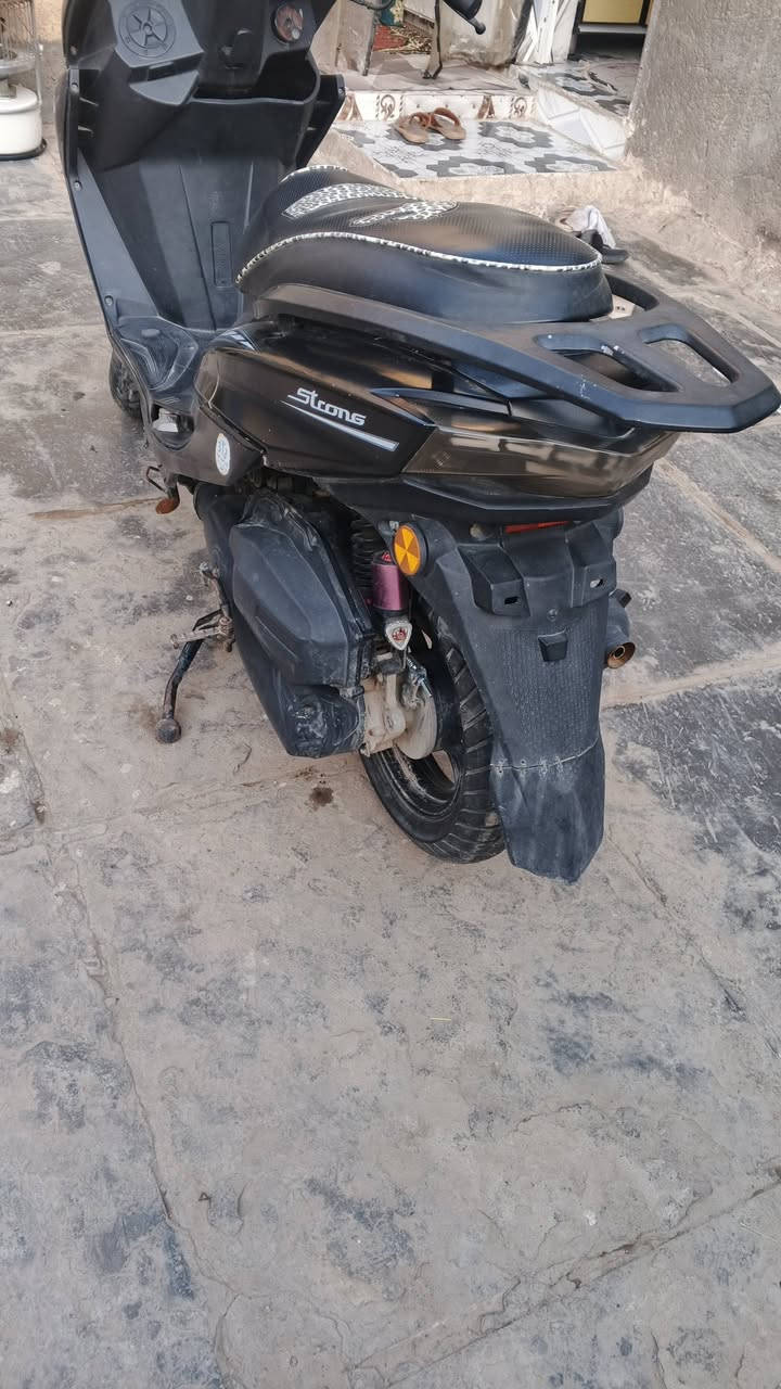 السلام عليكم دراجه سترونك نظيفه كلشي شغال بيها ما بيها اي نقص السعر خاص مكاني كوت ***********
