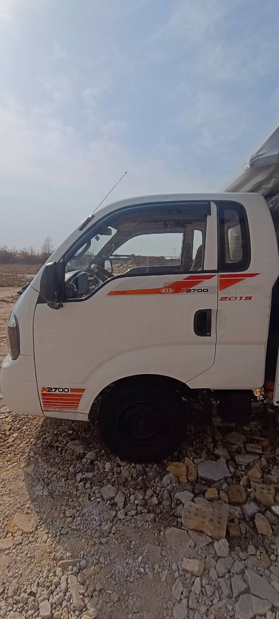 كيا موديل 16 غير مكفوله يعني بيها ملاحظات
تخم ،تاير، باتري ،صدر، بريكات، بور ،شاصي ،رقم شاصي، غرفه كله كله كامل بيه تبخير توه بادي 
رقم بغداد بسمي تحويل مباشر 
العوان بغداد,,,  معروضه 115 
***********
