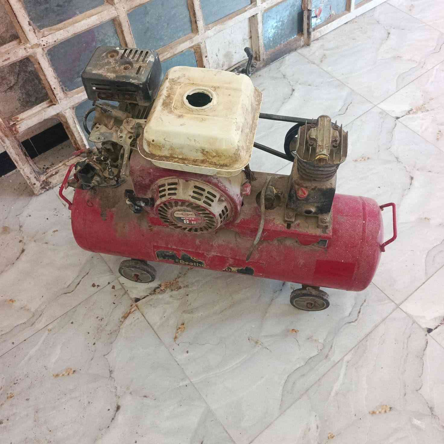 غراض للبيع مولدات عدد ٣ ومجمد حجم الكبير وكبرسير هو عدد ٢ وبراد ماي بردوه نص ونص *********** اتصل كله شاغله على شرط
