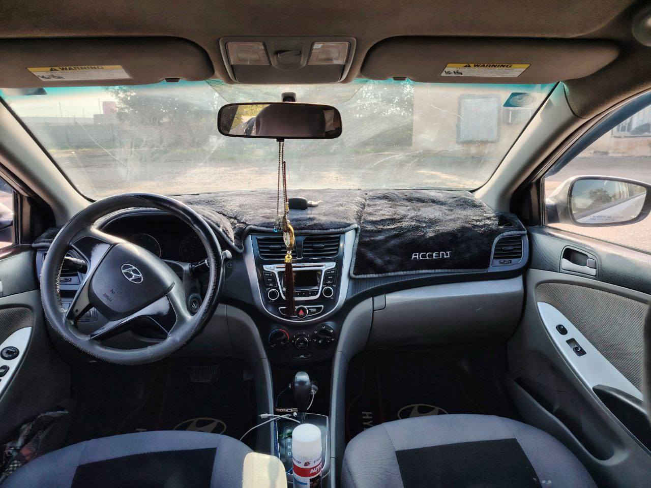 السلام عليكم
اكسنت 2014 
وارد أمريكي 
محرك 1600.GDi 
كير محرك مكفولات 
تدفئه تبريد شغاله 
تبريد ثلج❄️
سونارها موجود بل منشور 
شواصي الغود مكفولات 
***********
العنوان بغداد التاجي 
السعر 88
