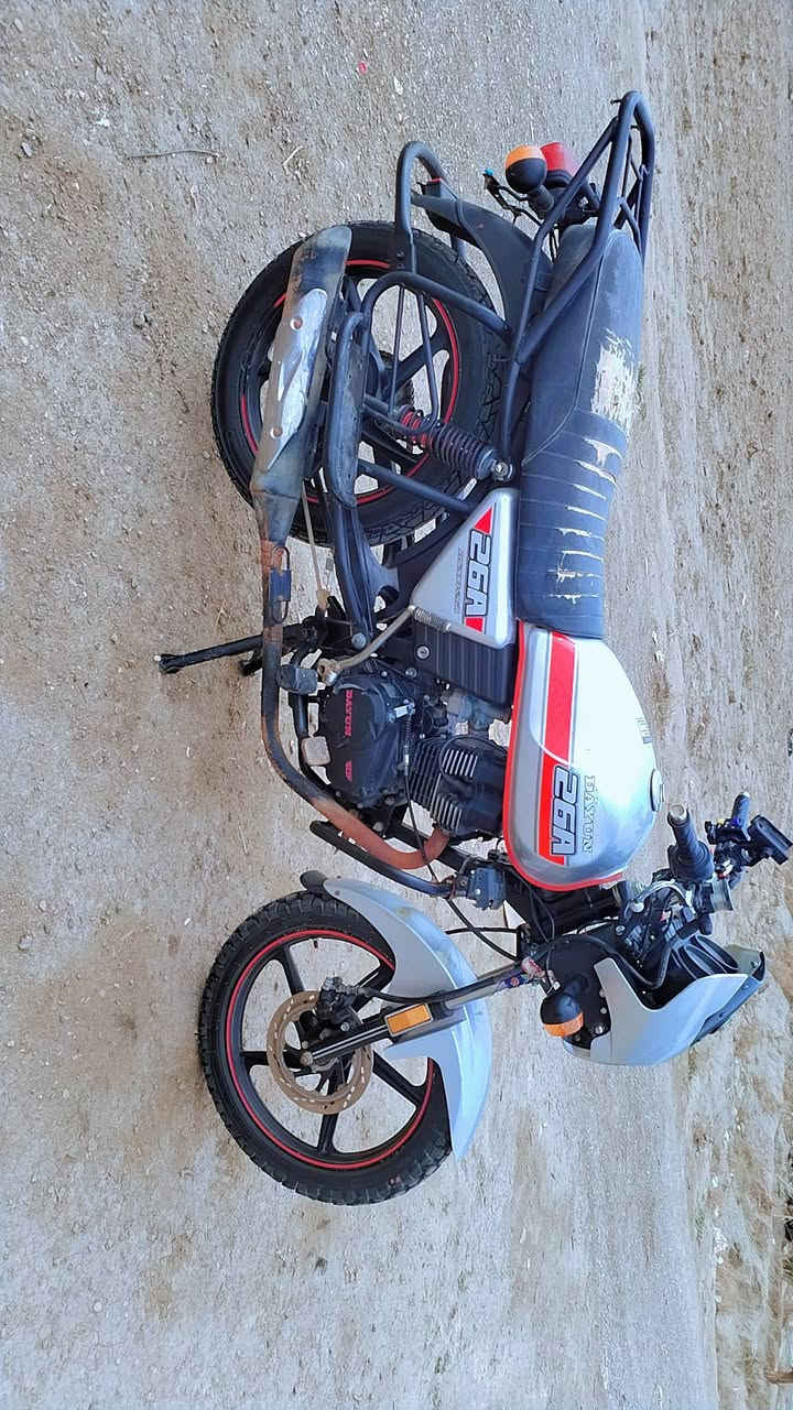 يا الله السلام عليكم دراجة البيع دايون نفخ موديل 21 أوراق اصولي شرط اصولي مكفوله كفاله عامه محرك ميتين كتابه حمره سويج سجينه كهربيات سلف كله شغال بشرط انضف من الصوره السعر 1250 وبيه مجال الشراي يتصل وبيه خير ويدلل ***********
