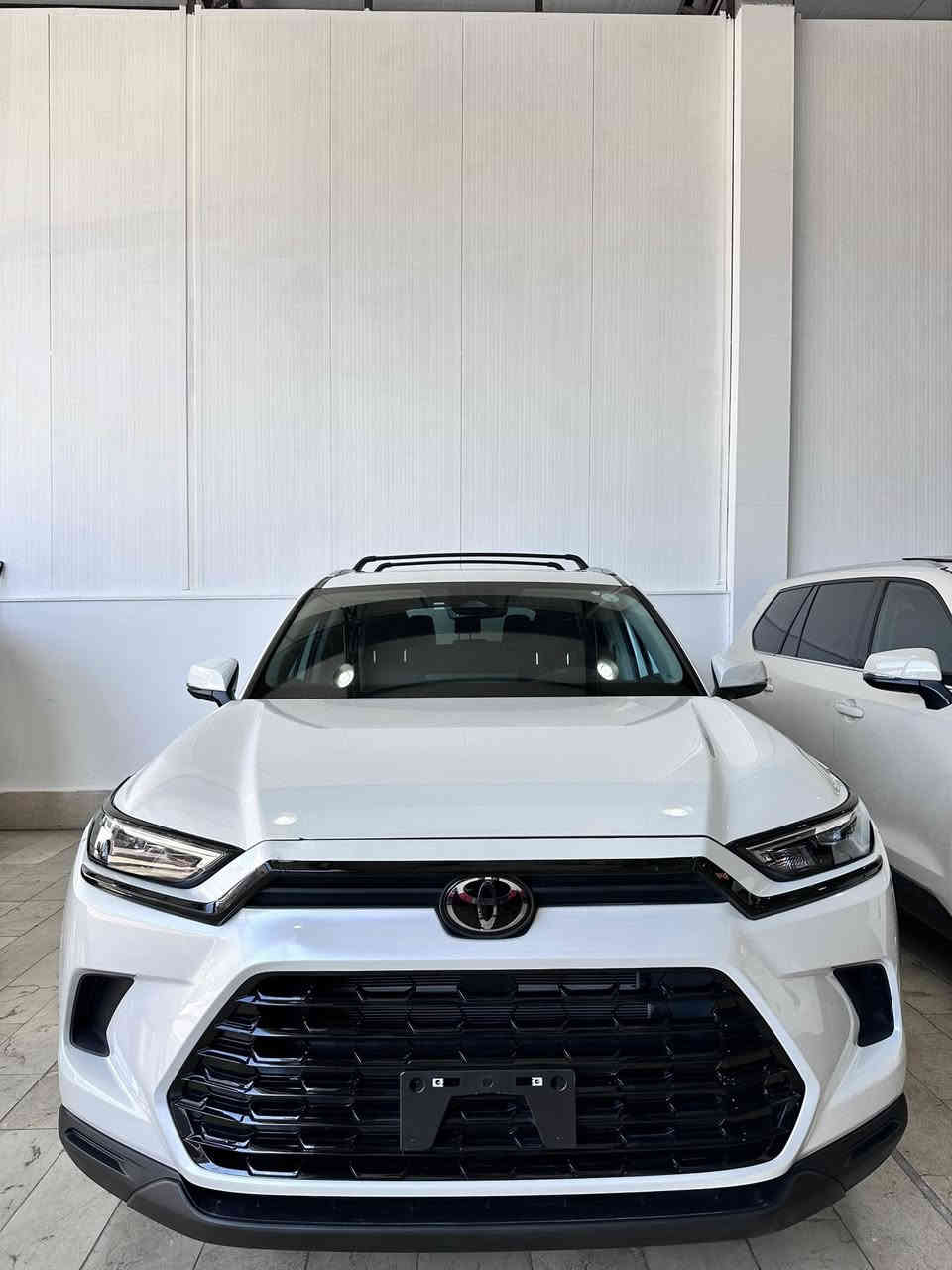 وصول الجديد كراند هايلاندر 2024 XLE بدون فتحة محرك هايبرد بدون رقم يترقم شمالي سيارة مكفولة كفاله عامة ماشيه 9 الف ميل مكان دهوك السعر 43.000$ 

***********
***********
