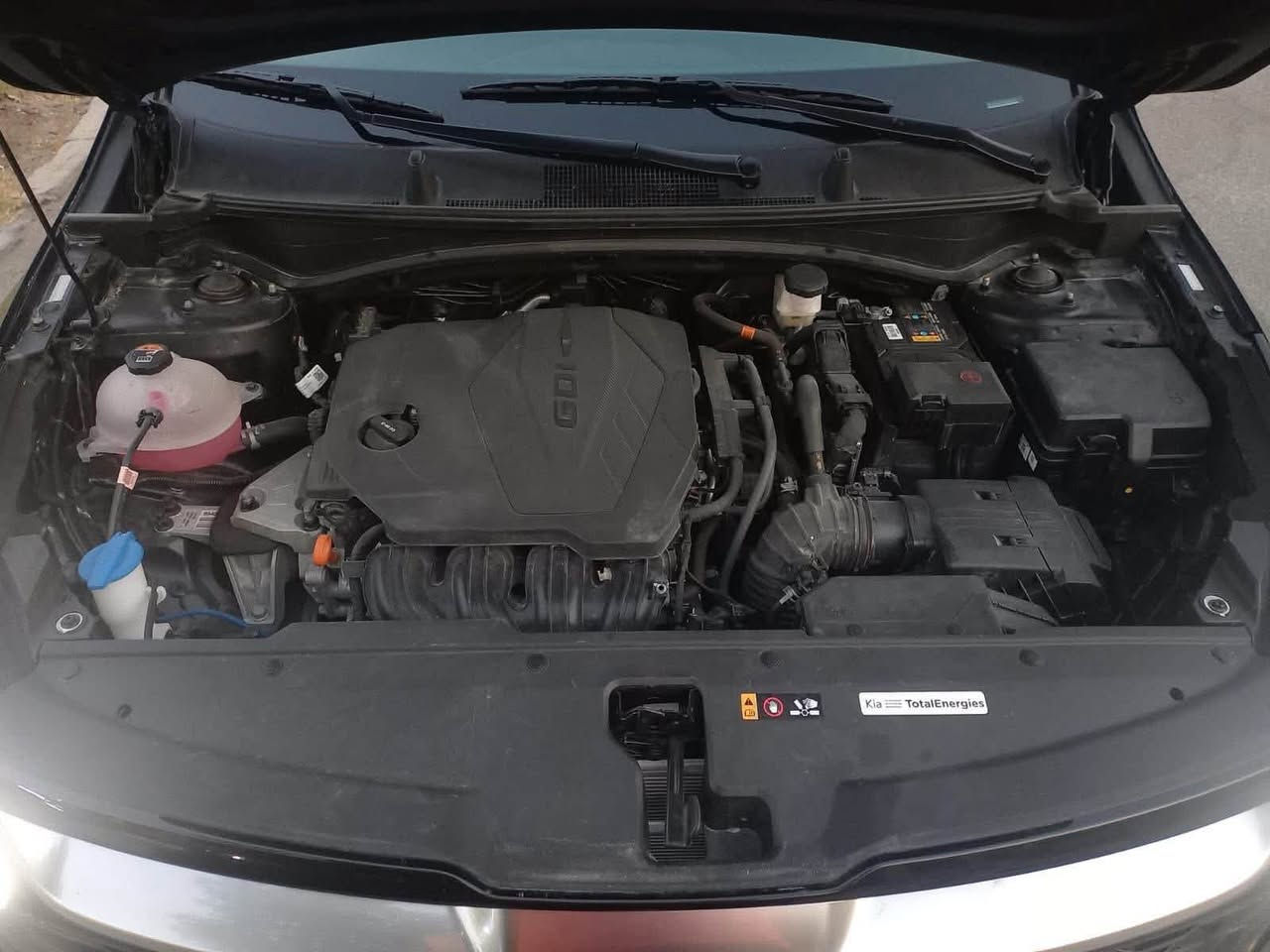 🚗 للبيع: كيا سبورتج X-Line م 2023
📍 مكان السيارة: بغداد
📞 للتواصل: *********** (واتساب)
💰 السعر: 23,000 دولار (قابل للتفاوض)
📊 المسافة المقطوعة: 21 ألف ميل
🛠️ المحرك: 4 سلندر – 2500cc

⚠️ حالة السيارة:
• وارد أمريكي
• السيارة ليبل واحد بدون تبديل
• حادثها خسف بسيط بالبنيد وتم صبغ البنيد فقط
• باقي أجزاء السيارة مكفولة من الخدوش والرصعات
• الإيرباك: إيرباك المقود (الستيرن) فقط

⚙️ المواصفات (فول مواصفات عدا فتحة السقف):
• نظام دفع رباعي (فور ويل)
• نظام نزول المنحدرات
• بصمة تشغيل
• شاشة كبيرة لمس
• شاشة إلكترونية
• نظام خرائط
• كاميرا دوارة
• رادار أمامي
• رادار جانبي
• رادار خلفي (النقاط العمياء)
• رادار الخطوط البيضاء (تحديد مسار)
• حساسات خلفية
• كشنات جلد
• كشنات كهرباء
• تدفئة بالكشنات
• نظام تشغيل عن بعد
• شاحن لاسلكي
• مخارج شحن USB بالكشنات الأمامية
• تبريد قطعتين
• نظام اوتو هولد
• سايد بريك (بريك) بصمة
• نظام Auto Start
• اوتو بريك
• أنظمة قيادة متعددة (4 وضعيات)
• مثبت سرعة
• ويل 19 كروم
• مسجل ناطق
• بلوتوث
• أبل كاربلاي وأندرويد أوتو
• دمامات صوت
• لايت بلادي دبل زينون أصلي
• حاجب LED
• بك لايت نيون
• إشارات بالمرايا الجانبية
• فول تحكم مقود (ستيرن)
• جير أوتوماتيك وعادي

📌 تفاصيل إضافية:
• رقم السيارة: بغداد الدولي الجديد
•  (تحويل مباشر)
• لون السيارة: أسود

