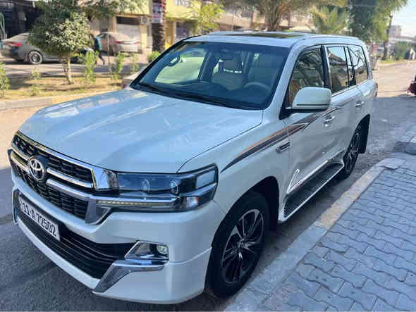 السلام عليكم 
لاندكروز 2011 محدث 20 
رقم بغداد ب اسمي  دولي 
صبغ عام 
تحديث داخل خارج درجه اولى 
شاشه 
كامره 
تحكم استير ن
ويل 20
فتحه 
7 راكب
اشاير مري 
بصمه 
السعر 240 ورقه 
علما السياره ب اسمي هزه جديده 
مال جناي صارلها فتره عدنا طويله 
للاستفسار *********** بغداد
