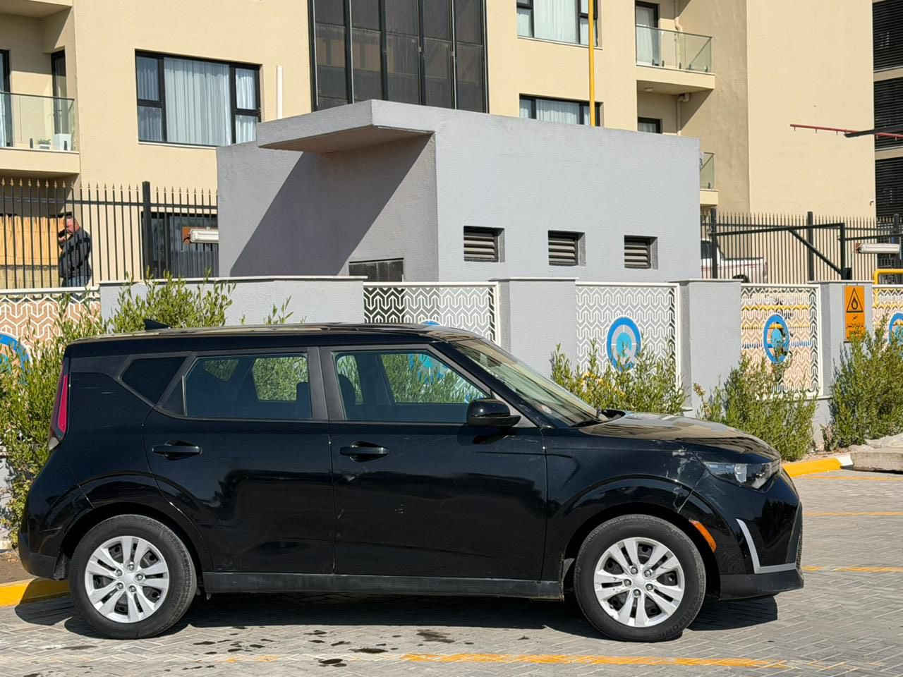 تحية طيبة 💙
كيا صول 2023 بغداد بسمي نص فول شاشة جبيرة وتحكم ستيرن ودشبول ديجتال وباقي مواصفات المعروفة مكينة ممفتوحة وكير ATM ماشية 79

رايدهة ب 125 ومجال بسيط 

بيهة جاملغ وبنيد مال امريكا وصار هنا بيها بابين  بالعراق سيارة نضيفة حيل ومناقصها شي  ابد

 مؤمل 

***********

 ***********

مكانها حي العامل
