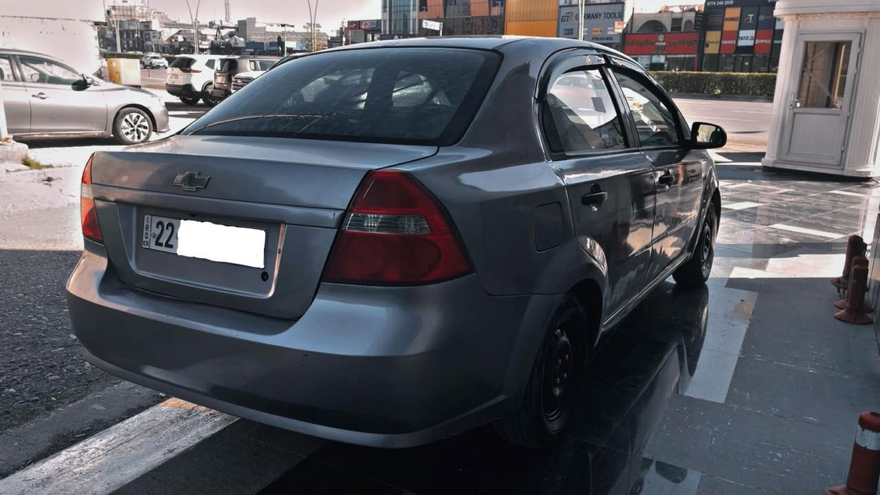 ئەڤیۆ 
مۆدێل ٢٠٠٧ مەکینە گەورە گێڕ عادی 
گێڕ و مەکینە تەبرید کارەباییات بە شەرت 
بڕاوە و وەرگەڕان و لێدران و بەناوکردن بە شەرت 
حیزام بۆیاغ لەسەر ساغی شان و سەقف نیتی 

ژمارەی خاوەنی *********** أربيل, العراق
