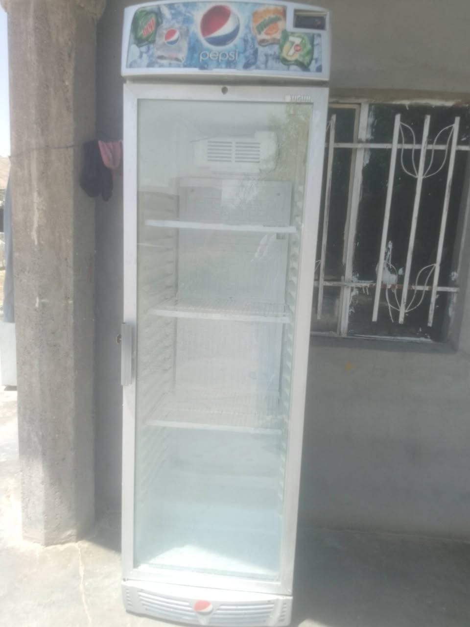 السلام عليكم عارضه للبيع السعر 250 وبيها مجال ***********
