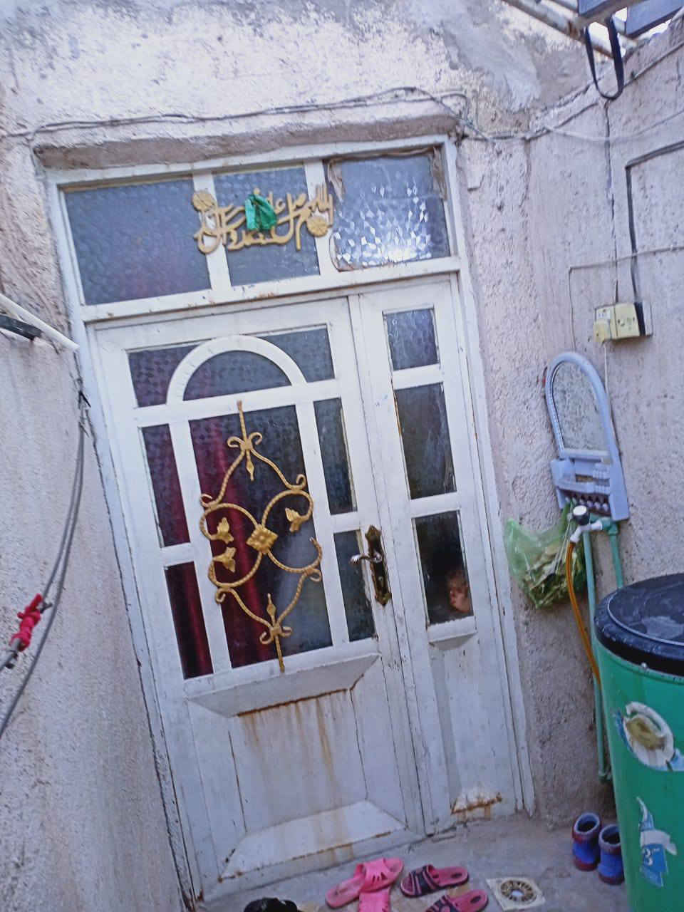 السعر ١٠ مليون 
٥٠ متر للبيع طابو زراعي بس مكاتبه 
السهله قرب نفق المختار خلف دائره المرور 
السخان وتانكي  مع ماطور مع البيت
مكلف بلنشر 
*********** النجف, العراق
