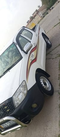 2008تيوتا هايلوكس للبيع الاستفسار اتصال07703566348