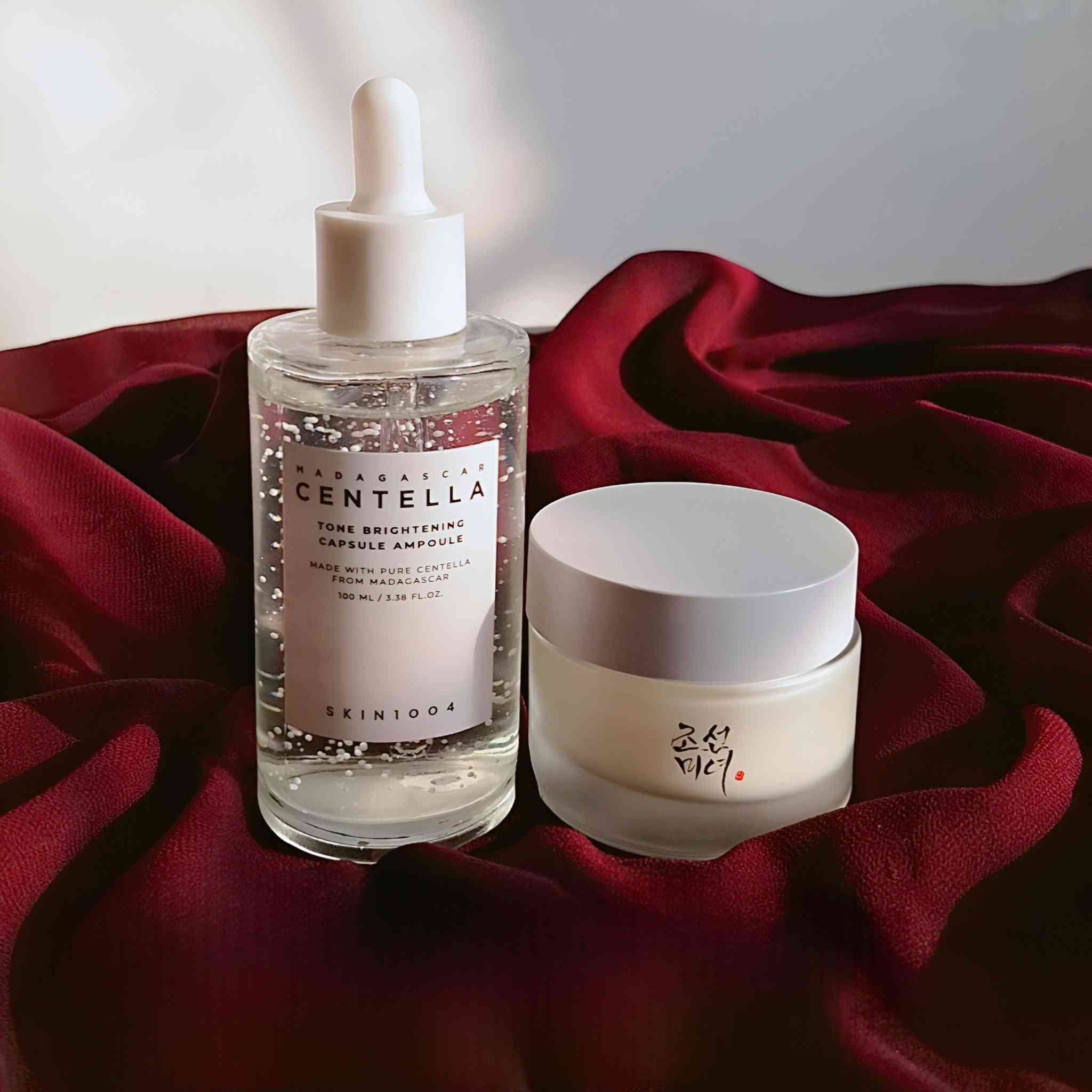 الي تريد بشرتهــا كانهـا حاقـنه أبر نضاره لا تتفوت هذوله المنتجات 🇰🇷✨🫧
•  cream من beauty of Joseon 
• كـريم مرطب من برانـد بيوتي اوف جوسون #الكـوري 🇰🇷🇰🇷من افضل المرطبات عالميا يحتوي مرطب داينستي  على مستخلص ماء الارز الذي يساعد على تفتيح البشرة والقضاء على البقع الداكنه والتصبغات للبشرة مناسب لجميع انواع البشرة حتى الحساسة والحساسة جدًا... 
• سيروم سنتيلا الأبيض رهيب رهيب رهيب
🫧 يساعد على تفتيح البشرة، 
🫧 محاربة البقع الداكنة،
🫧 توحيد لون البشرة، 
🫧يهدئ البشرة ويرطبها؛ تركيبة خالية من: الكحول والبارابين والعطور المضافة. 
🫧كما أنه يساعد على تفتيح البشرة وتوحيد لون البشرة وأصلاح حاجز البشرة. 
#الأصلي #استيراد_من_كوريا 🇰🇷


**إذا كنت صاحب هذا الإعلان وتريد حذفه لأي سبب، رجاءا أرسل رسالة إلى الدعم الفني**