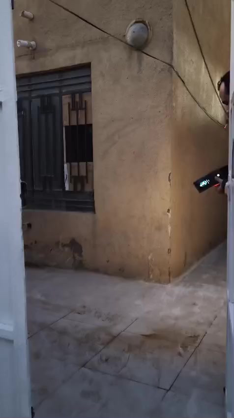 بيت للايجار100م  قرب الادله الجنائيه ايجاره 350 واجور الماء والكهرباء علينا
ملاحظه يوجد في البيت تانكي مأسس وجاهز وخط مولده التواصل ***********
