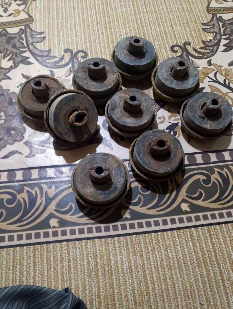 غراض الفينيه 6 برغي كلهن شيله وحده السعر 150 الزبير المربد ***********
