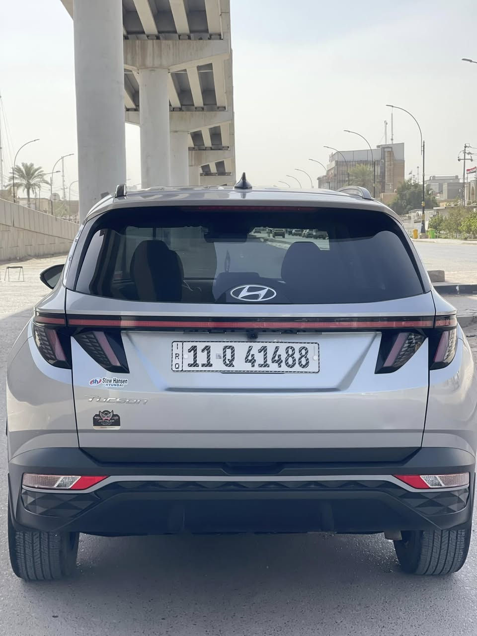 توسان 2023 امريكي بانزين 
فـول مواصفات   1/1
حادثها بارد بالجاملغ وبارد بالبنيد فقط بدون دواخل 
فتحة سقف 
رقم بغداد انكليزي باسمي تحويل مباشر 
محرك 2500 cc
بصمة   
تشغيل عن بعد
تحديد مسار
سايد بريك كهرباء  
كرسي سايق كهرباء
اوتو هولد
كاميرا خلفية دوارة
بك لايتLED 
انارة ترحيب
نقطة نزول منحدرات
نظام مانع تزحلق 
‏ABS
شاحن موبايل واير ليس  
اشاير بالمري 
مخرج AUX + USB
‏BLUETOOTH
 أبل كار بلي 
مخرج منفذ الطاقة عدد 2 
3 انظمه قياده 
ماشيه 44 الف قابل للزياده
السعر 198$ بيها مجال بسيط 
مكان السياره بابل - شارع 40

***********
