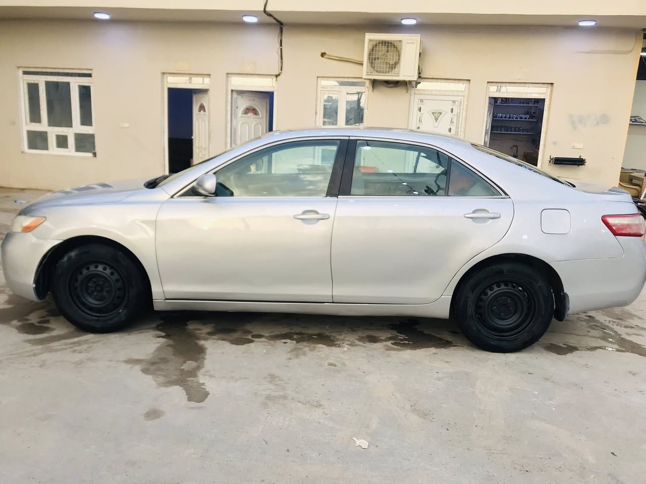 كامري موديل 2009 واردي امريكي
مكينة 2400 
تحكم ستيرن كشن كهربائي مري شفط 
سيارة خير من الله جاهزة السيارة 
رقم ديالى شرط التحويل 
العنوان ديالى بعقوبة 
السعر 75 وبيها مجال 
***********
