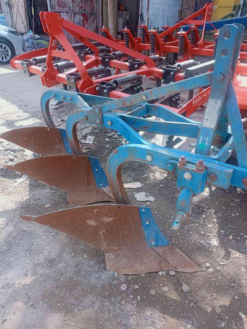 بسم اللە رحمان رحیم ..
مرەشە و  گاسن و   بازیرە    مستعمل   بەردەستە
 عنوان  چەمچەماڵ       پێشانگای کشتوکاڵی حاجی رەفعت
  ***********    ---    ***********
