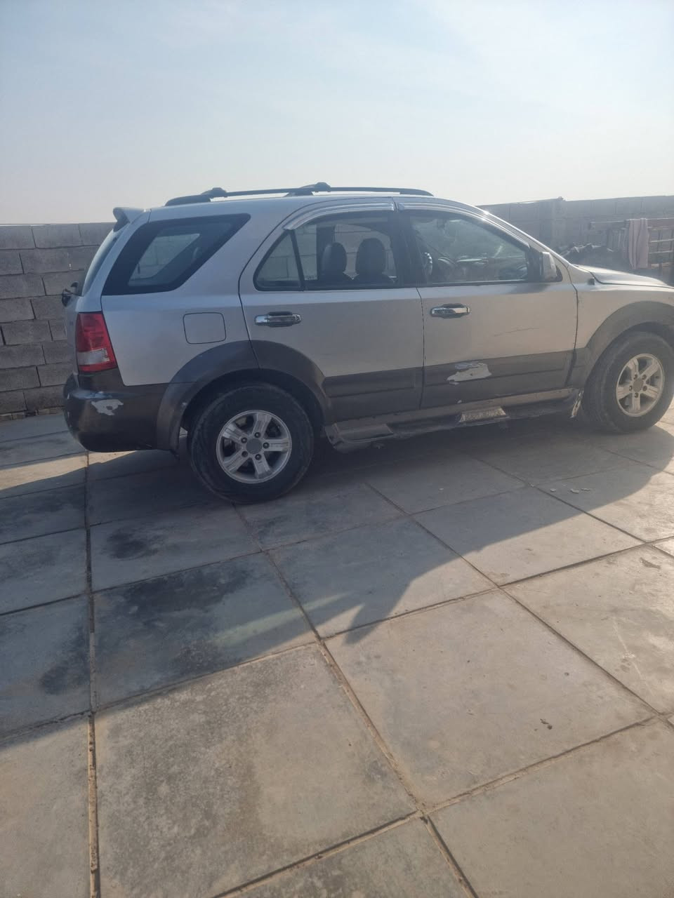 سورنتو للبيع موديل 2005بدون حادث وراد خليجي بيه صبغ بس قليل قماره تكم مكفوله كير مكينه تمام بيه بعض الملاحضات بسيطه فتحه شغاله السعر 71وبيه مجال للطيبين مكان السياره العماره الاتصال على الرقم :*********** بي واتساب
