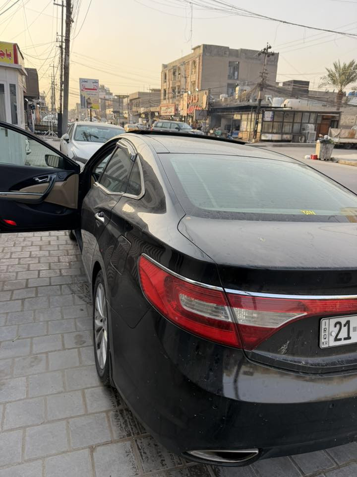 السلام عليكم هونداي ازيرا للبيع (بدون مراوس) موديل 2012خليجي فول مواصفات VIP رقم السياره سليمانية بااسمي تحويل ثاني يوم
مواصفات السيارة 
(1) بصمة+ حساسات
(2) بنراما+ تحكمات ستيرن
(3) قطعتين تبريد+ كامرة خلفية
(4) اشاير بل مري ومري شفط+بصمةابواب
(5) كشنات جلد وكهرباء+ ويل كب
(6) مكينة (٦) ستة سلندر 
(7) كير درجة اولى
(8) صدر وتبريد وتدفئة 
(9) ميكانيكيات وكهربائيات وحدادية ١٠٠/١٠٠
(10) داخل غرفة جديد
(11) السيارة جاهزة مابيها اي نقص
(12) السعر ( ١05)
***********
