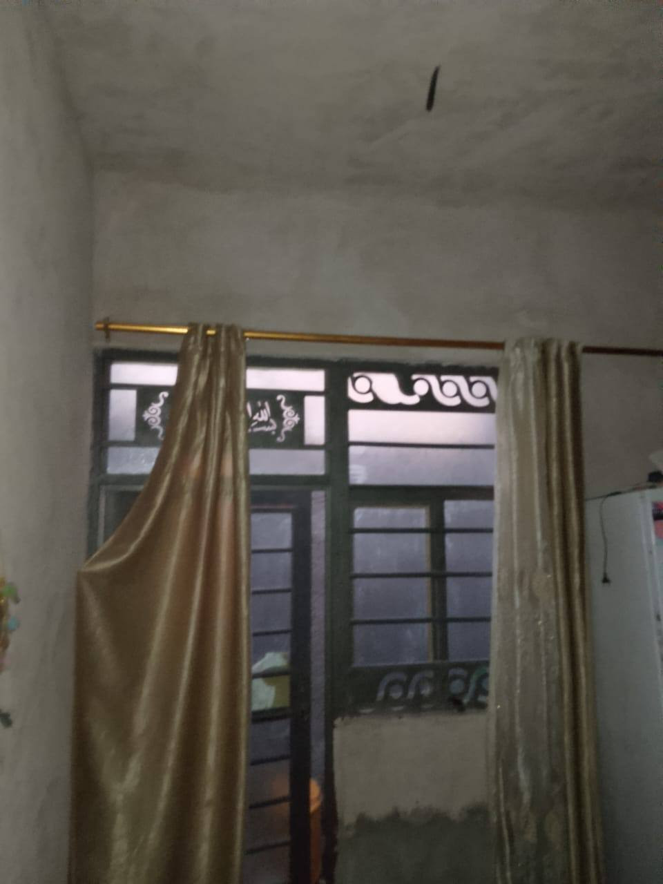 السلام عليكم
 بيت  للبيع زرعي قرب  عامود 134مساحته م  السكف صب كونكريت، بناء بلوك السعر 17وبيه مجال يحتوي على غرفه وصالةوستقبال و مطبخ حمام وتواليت
برة وحمام وتواليت جوة للاستفسار الاتصال على الارقام 
#ملاحظة الرقم👇 الاول بيه وتساب 
***********
***********
