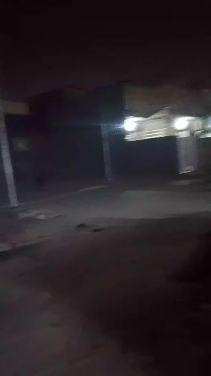 مشتمل للأجار 100 متر ركن ارضي كافه الخدمات من تبليط ومجاري وماء وكهرباء مشتمل جديد غير مسكون هسا طالعين منه الخلفات المشتمل مكون من كيزر وماطور ماء وتانكي ومنطقه هادئه كولش وجيران مينسمعلهم صوت ماشاء الله كولشي جديد وخدمات فول لفول مكان المشتمل لأربع شوارع فرع مخبز المجتبى تفوت بي سابع فرع على ايدك اليسره  بدون دلال  هاذا رقمي ***********
