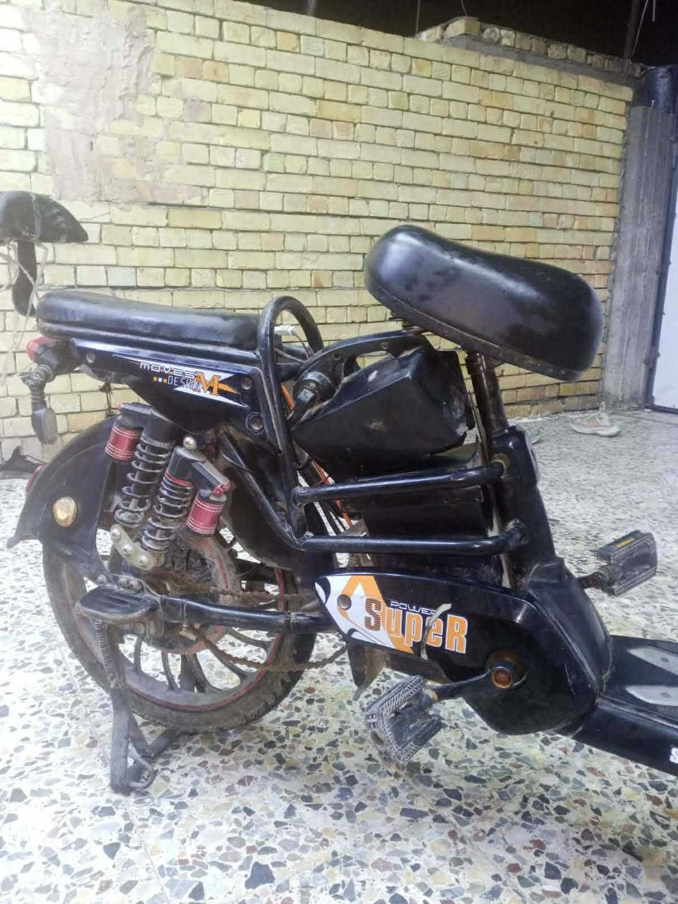 دراجة شحن للبيع من شركة Super E-Bikeالصينية الدراجة موديلة 2024 سرعتهة 80 
ومستلزماتهة كلهة موجودة سويج 2 وشاحنتهة هم الاصلية وكلشي بيهة شغال  شاشة شغالة ودبل شغال اشاير يمنة يسرة هم شغالة الاضوية هم شغالة بس بيهة عطل واحد موضحة بل صور الدراجة وكعت وانكطع بيهة واير مدري شنو وكفت ما كامت تشتغل 
السعر 225 العنوان بغداد مدينة الصدر للاستفسار خاص


**إذا كنت صاحب هذا الإعلان وتريد حذفه لأي سبب، رجاءا أرسل رسالة إلى الدعم الفني**