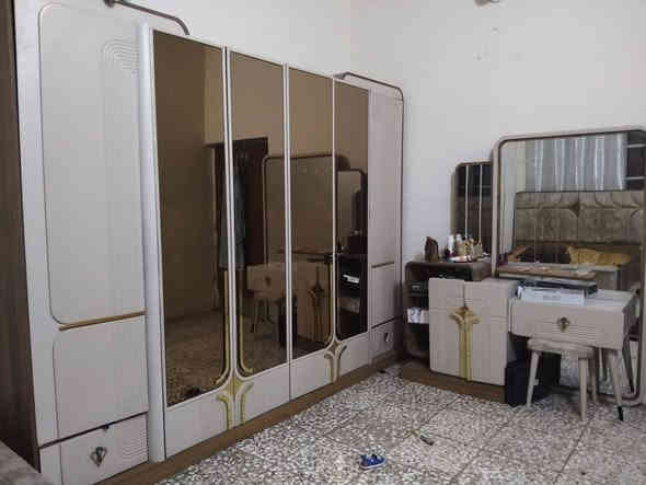 غرفه تركيه 9قطع اخت الجديده نضافه فول سعرهه مليون و200 مكان بغداد مدينه صدر قطاع 57.       رقم تلفون /***********
