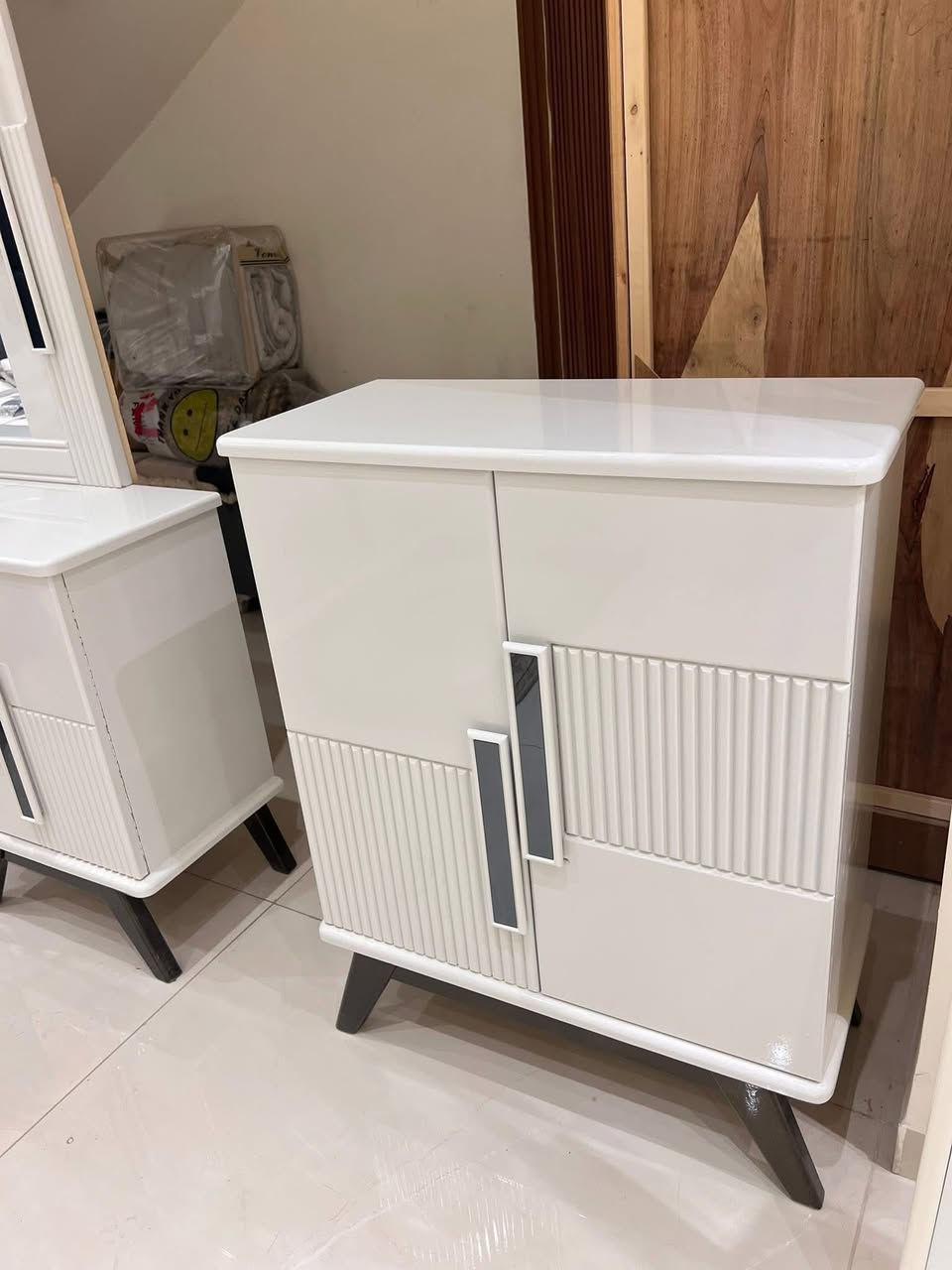 للبيع غرفه درجه اولى صاج عراقي للستفسار ***********
