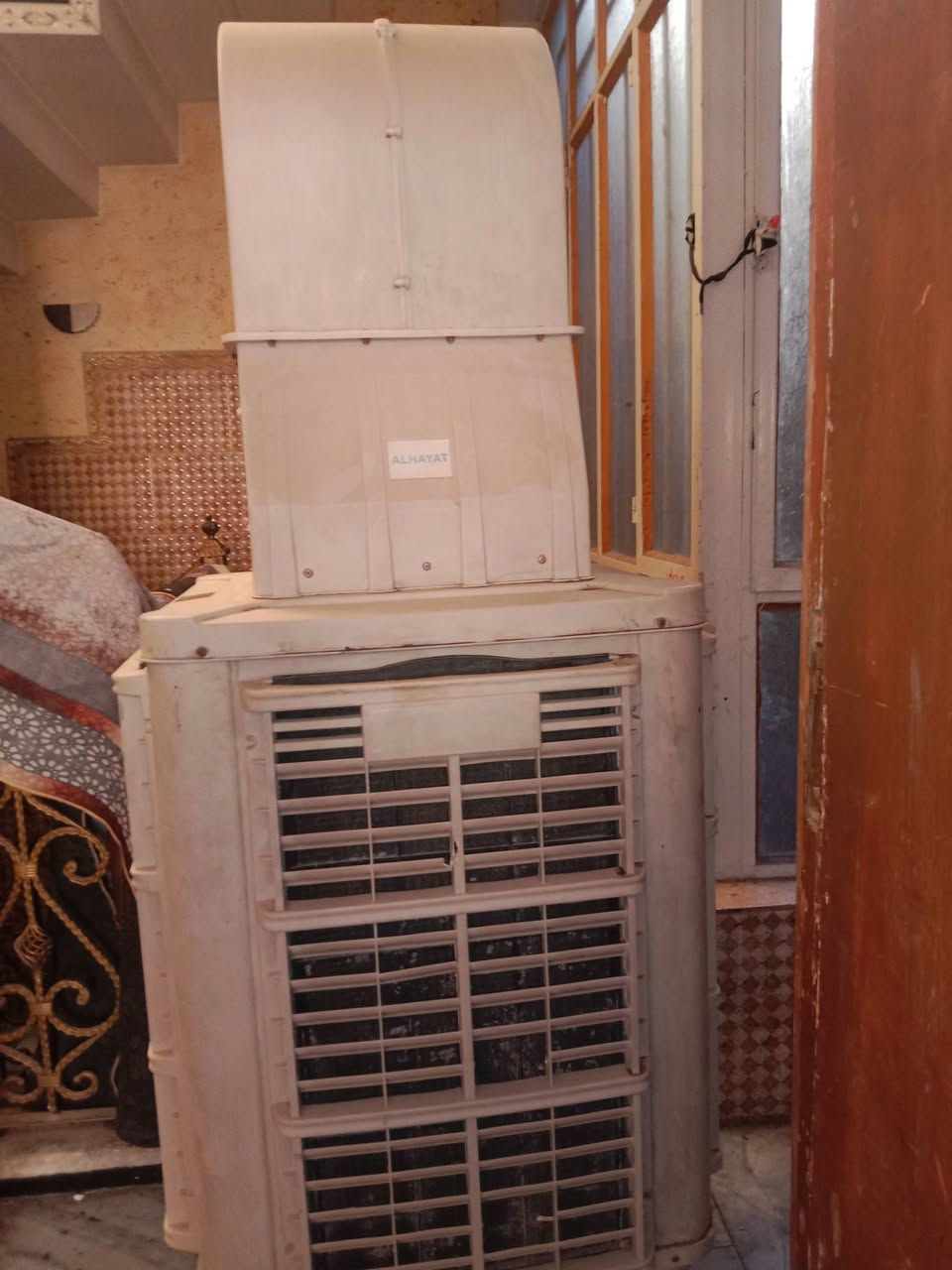 سلام عليكم مبرده لبيع جديده مستعمله قليل الحلفات نضيفات االمبرده نضيفه مكفوله السعر 250بيهة مجال بسيط التواصل عل الرقم ***********
