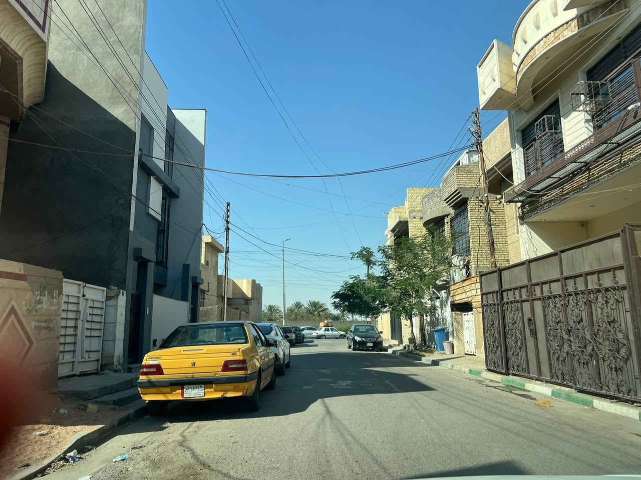 للبيع قطعه ارض مميزة 150 متر وجهة 6 نزال 25 
عنوان الهياكل الفرات مجاور جامعة المشرقثالث قطعه عن شارع خدمي المطار 3 
للاستفسار ***********
