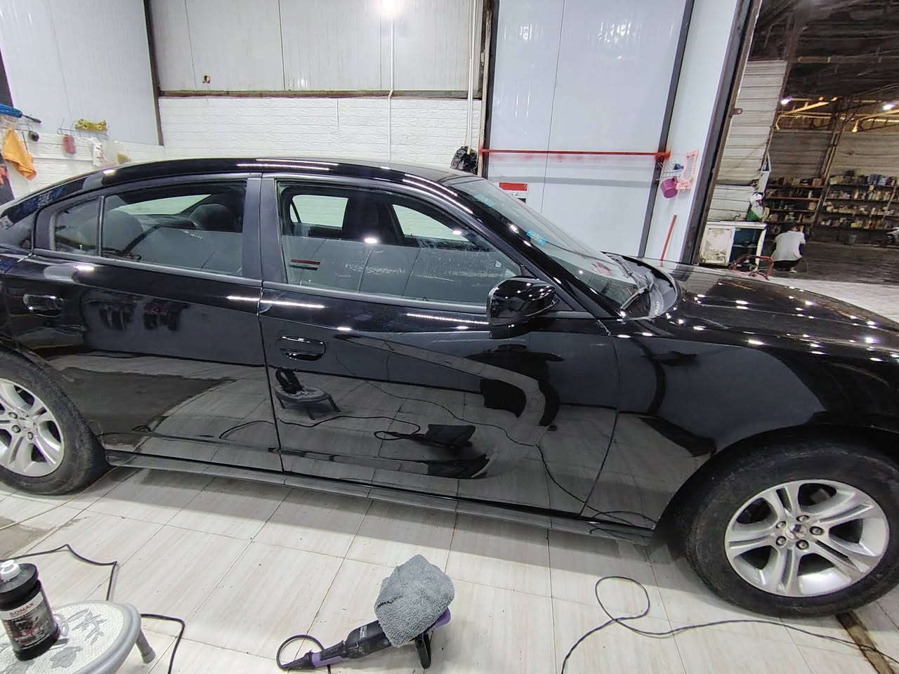 جارجر 19 مرمز 23
 بدون حادث بيها صبغ قليل جدا اثر شخوط 
السعر 170وبيها مجال قليل
رقم ذي قار بسمي استفسار اكثر اتصل ***********
