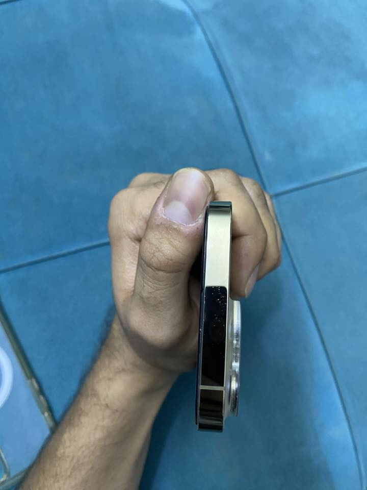 ايفون 13 برو برو برو برو الصغير
ذاكره 256 

بطاريه 76

عربي شرق اوسط بدون ملحقات

الجهاز على وضع الشركه بدون فتح اول تصليح .

سعر 500 وبي مجال بسيط.

رقم ***********
