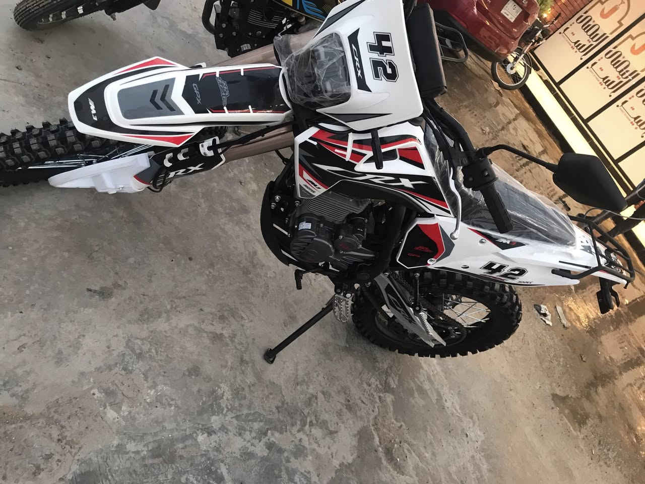 السلام عليكم دراجه قفاز CRX مكينه 300 دراجه زيرو ماماشيه  مديل 2026 باب الاوال  سعر مليون 950 وبيهه مجال بسيط اخويه العزيز المنشور اذا مايعجبك اعبره فدوه الوجك مكان ديالى بلدروز مامتواجد على نت ***********
