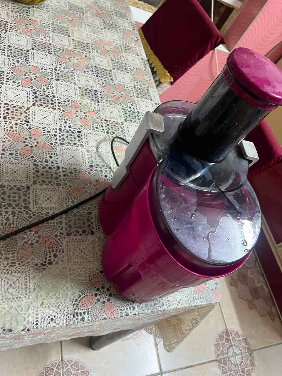 سلام عليكم غراض البيع شغاله كله ونضيفات كلمن وسعره الخلاط ٢٠  فرن وطباخ سويه كهربائي ٥٠ مبرده عاموديه ١٠٠ المولده ٥٥٠ كرسي رياضي ٢٠ الموحه المنضديه ٢٥ ثلاجه ١٥٠ كلهن بيهن مجال مكاني حله  ورديه خارج رقم ***********

