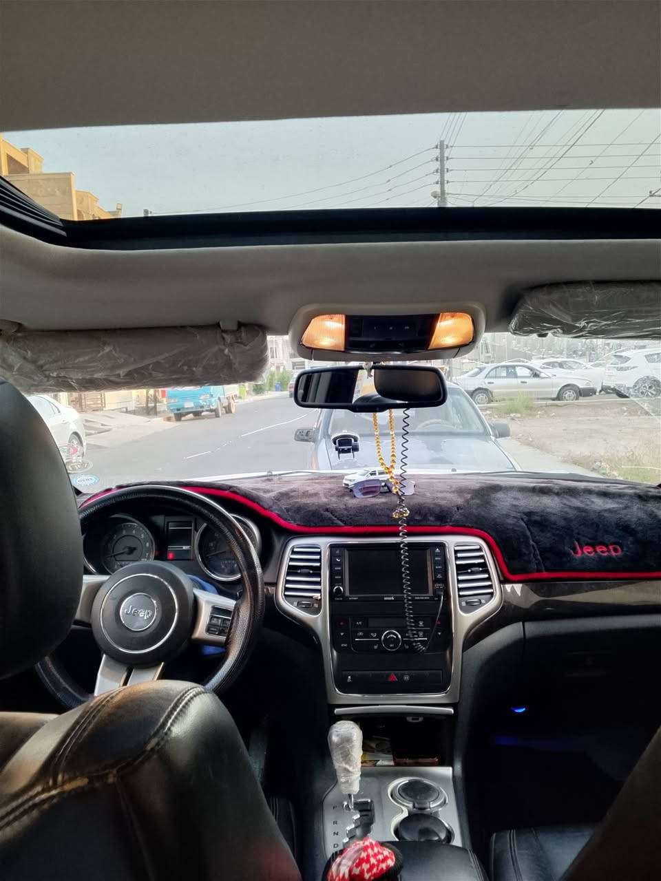 السلام عليكم اخوان جيب 12 كلين داخله العراق بيها. صبغ اشويه تقريبن. شبرين.  اثر طخه باب سياج لبيت. لون ابيض.  رقم سليمانيه. العنوان الفلوجه حي الشهداء. لسعر. 170 بيها مجال.   التواصل. ***********
