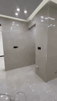 🏛️       شقه  طابق اول   ملك صرف طابو     لل بيع        🏛️ 🔻

  سعر الشقه     85 مليون          استلام شقه 1
        

غرفه وصاله وخدمات             ***********

عنوان الشقه  الأعظمية راس الحواش قرب مثلجات حديد  🔻

                       ☎️***********                   🔻

  تحتوي على مصعد كهربائي شغال 24 ساعة 
تانكي +ماطور مي + منضومه نت + ستالايت
