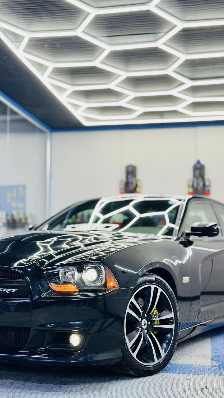 للبيع دوج تشارجر 2013
SRT8 سوبر بي اصل6.4
عليها ستروكر شرط الفحص نظافة 
كير مكينة شرط 
كهربائيات شرط 
حدادية شرط 
تبريد جديد 
عليها اويل كاچ كان 
منظومة ميثانول 
برمجة سيفتي ولسياره هاون

جديده السياره ومعروفه ماشيه 84 الف
 
رقم بغداد بسمي هزه رقم سنويه كله جديد
حادثهه بابتين مبدلات باصليات نفس اللون بدون صبغ 
شرط بدون اي دواخل شاصي لغد مكفولات
السعر 165وبي مجال بعد المعاينه
 
مكاني بغداد الحرية
***********
