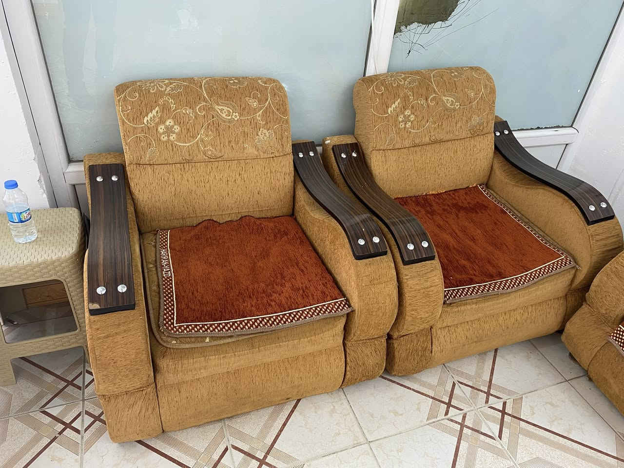 طخم نفات 4 قطع للبيع السعر 65 الف
***********
